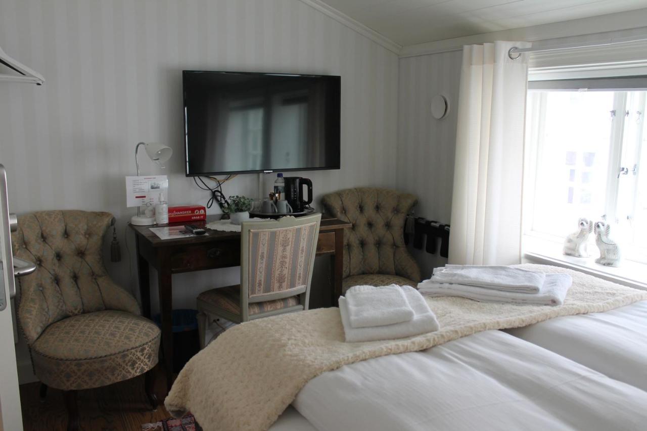 Holsthuset Losji Grimstad  Extérieur photo