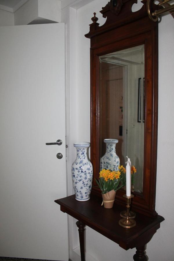 Holsthuset Losji Grimstad  Extérieur photo