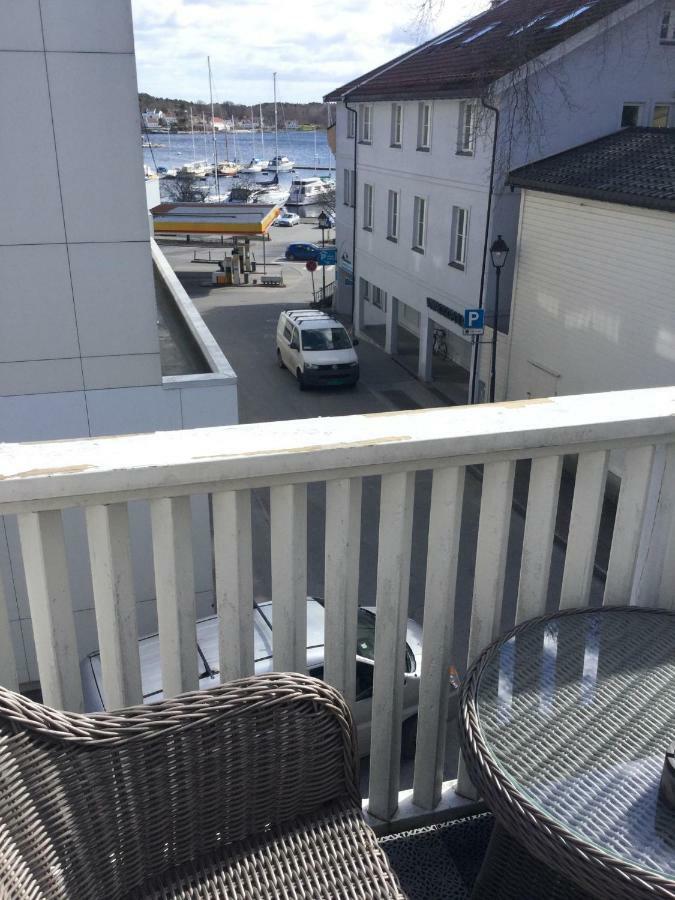 Holsthuset Losji Grimstad  Extérieur photo