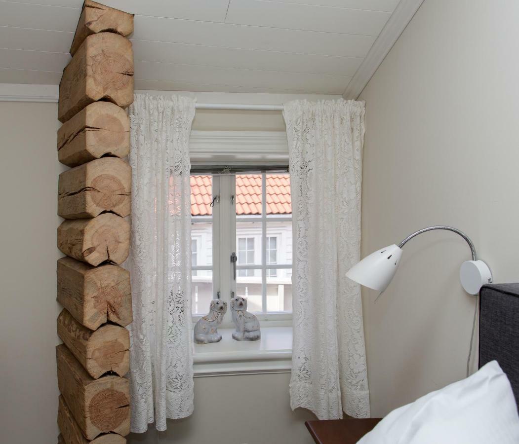 Holsthuset Losji Grimstad  Extérieur photo